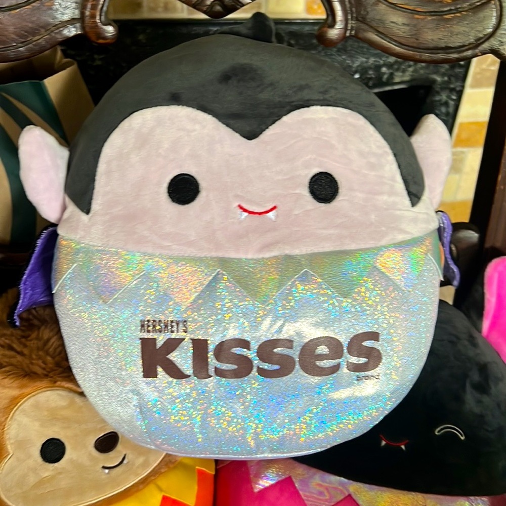 Squishmallow Dracula Kisses